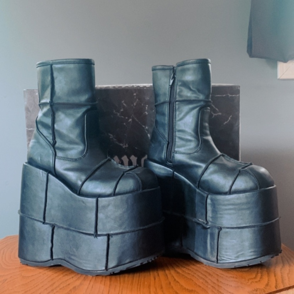 Stack 201 - Platform Boots